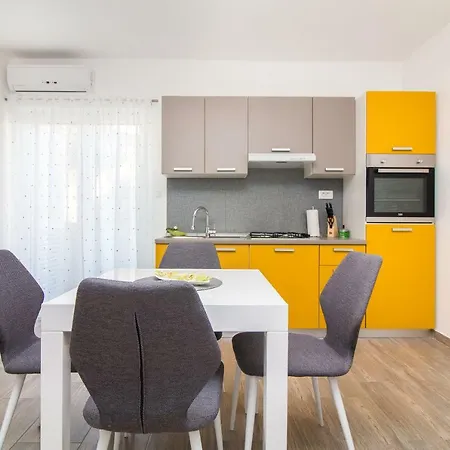 Split4me アパート スプリト